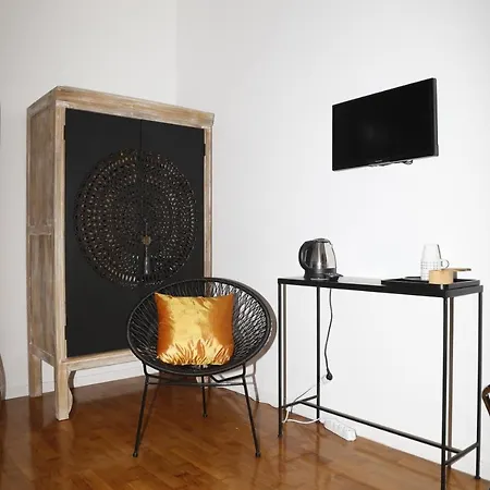 לינה וארוחת בוקר Il Giramondo 3*